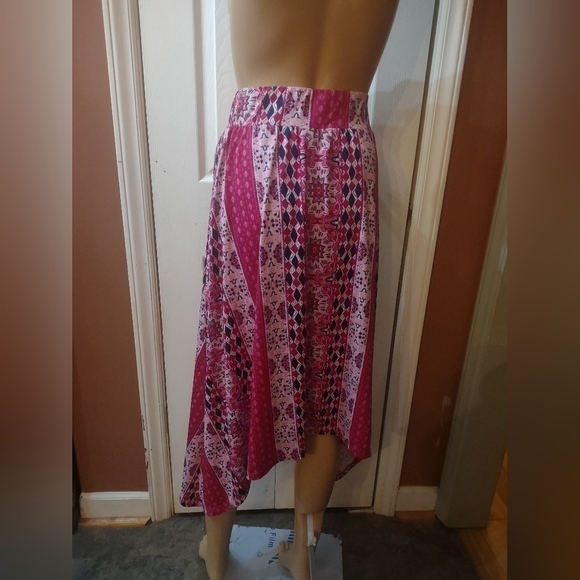 New Directions Woman's size XL pink soft stretchy skirt - Picture 2 of 4
